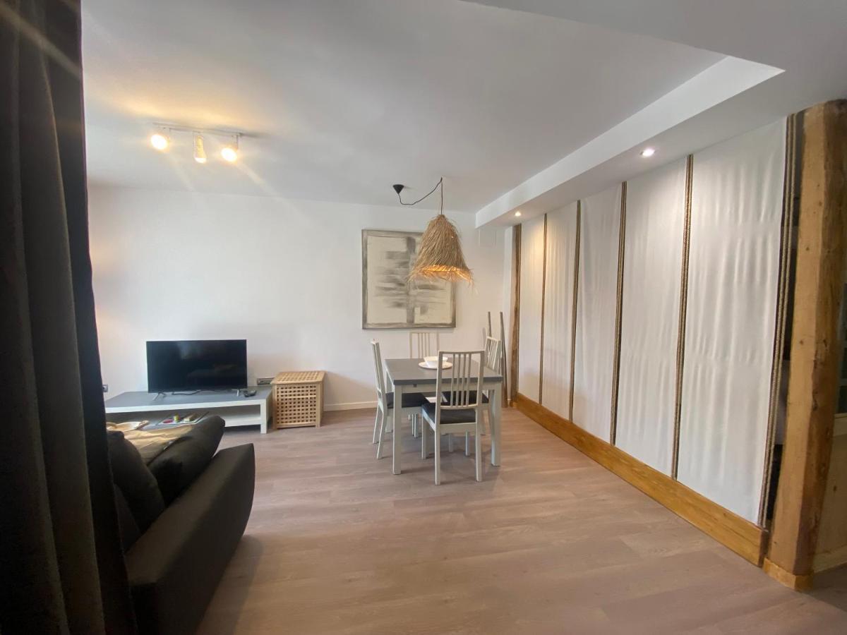 Luxury House Valencia D'Aneu Apartment ภายนอก รูปภาพ