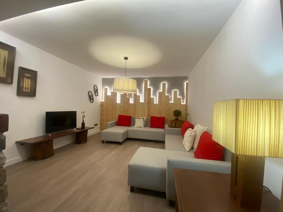 Luxury House Valencia D'Aneu Apartment ภายนอก รูปภาพ