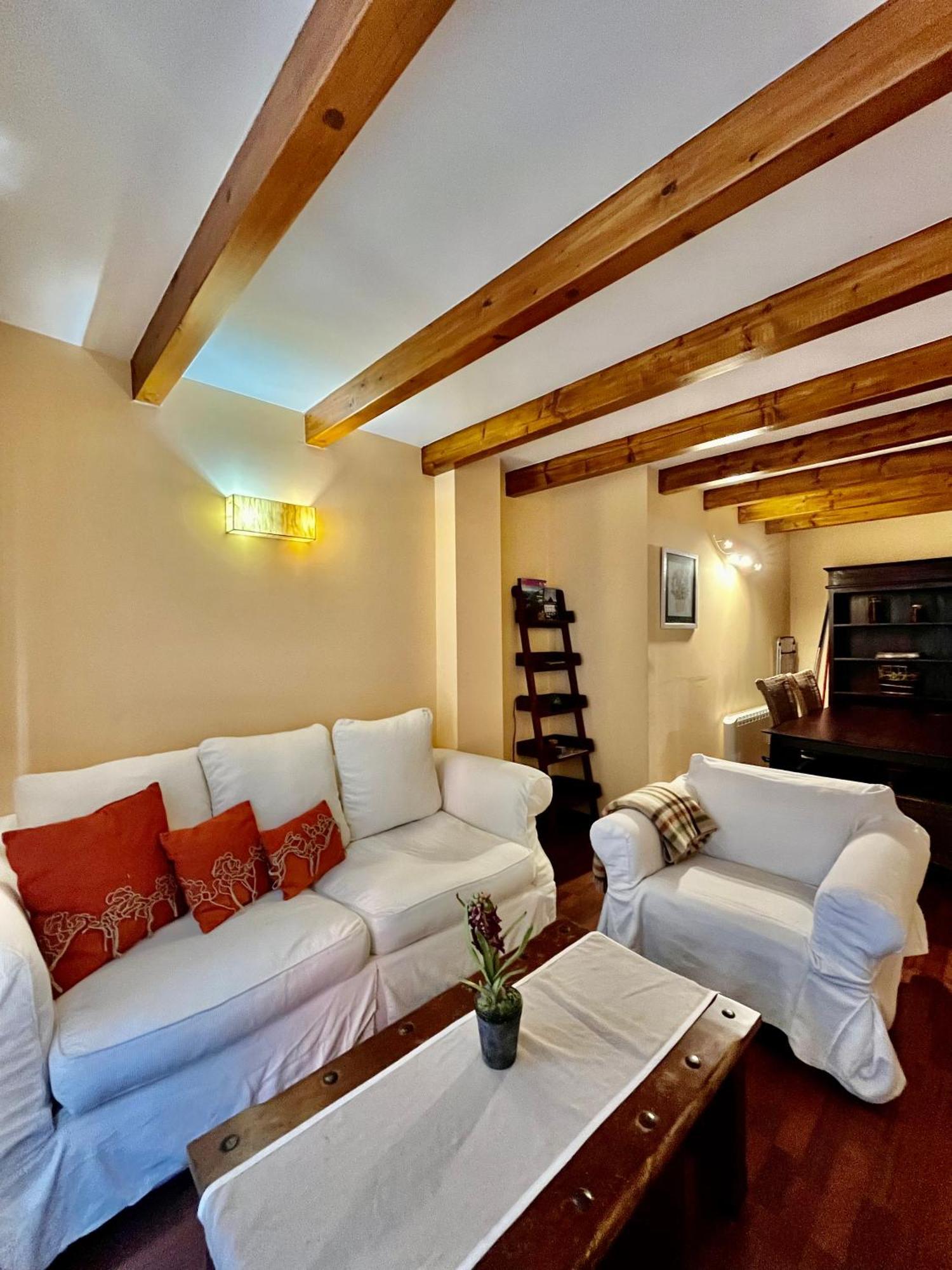 Luxury House Valencia D'Aneu Apartment ภายนอก รูปภาพ