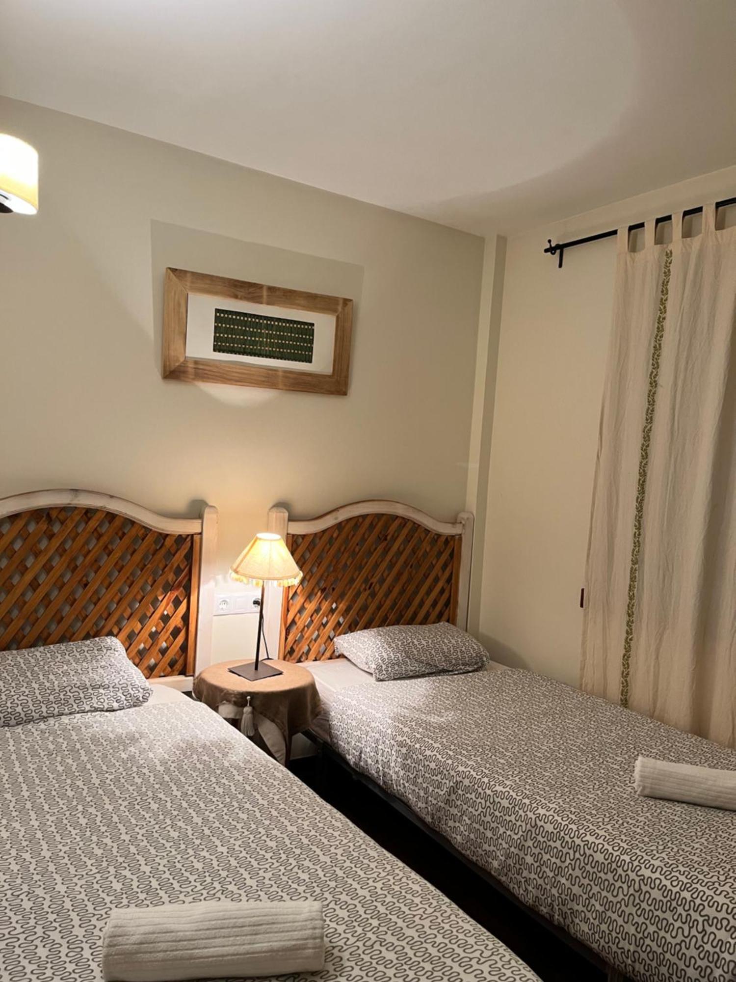 Luxury House Valencia D'Aneu Apartment ภายนอก รูปภาพ