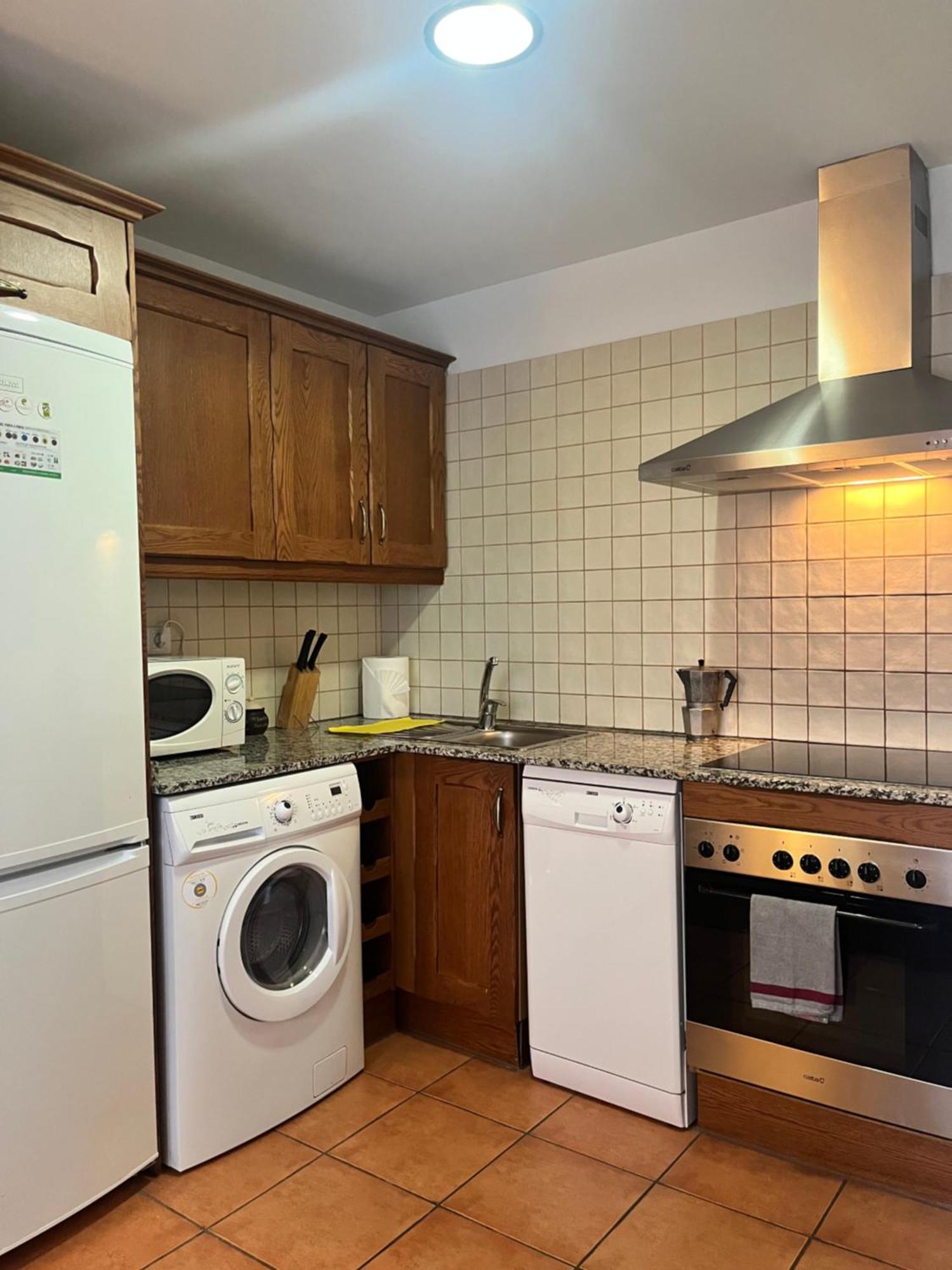 Luxury House Valencia D'Aneu Apartment ภายนอก รูปภาพ