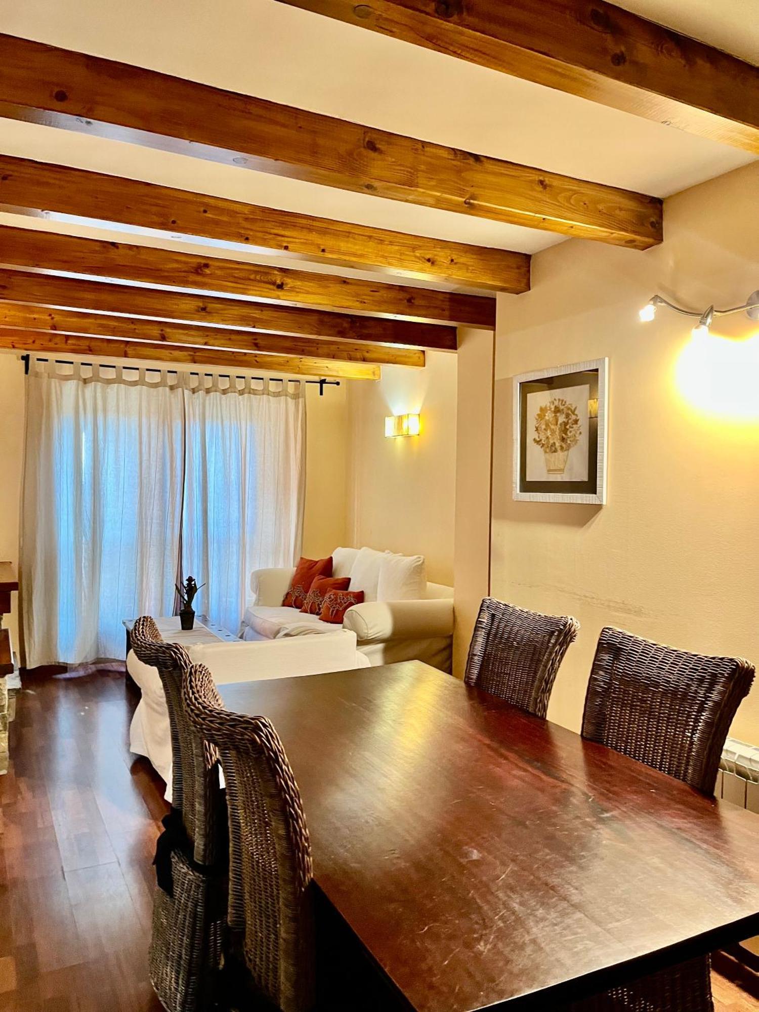 Luxury House Valencia D'Aneu Apartment ภายนอก รูปภาพ