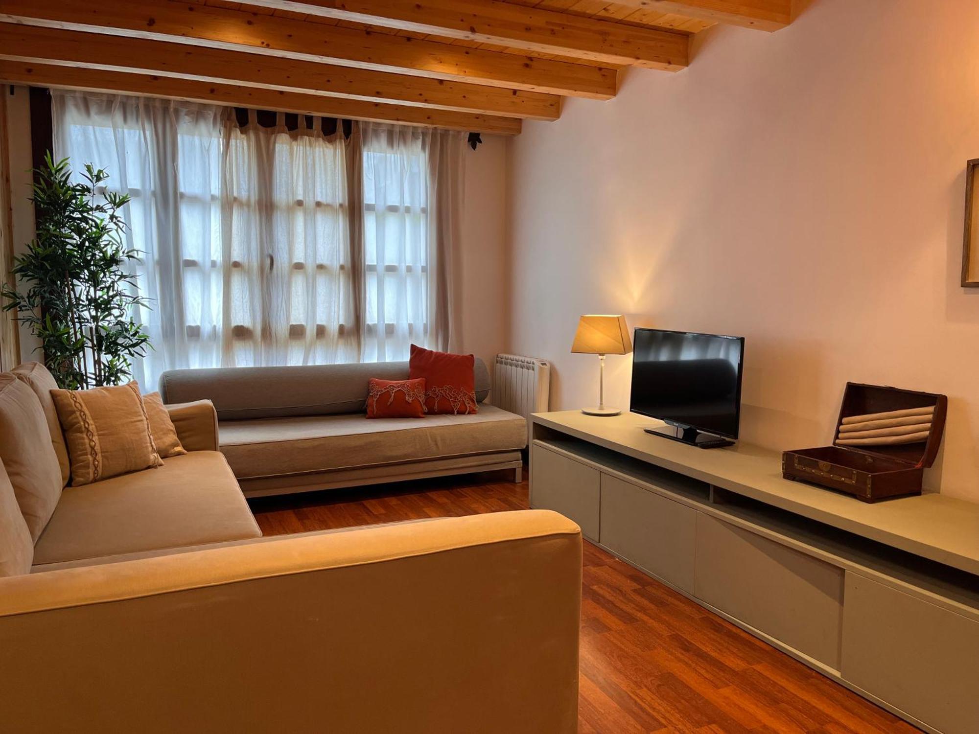Luxury House Valencia D'Aneu Apartment ภายนอก รูปภาพ