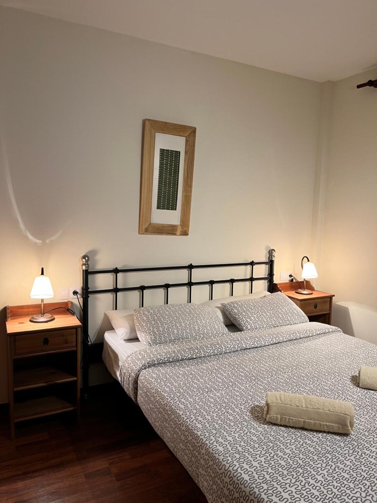 Luxury House Valencia D'Aneu Apartment ภายนอก รูปภาพ
