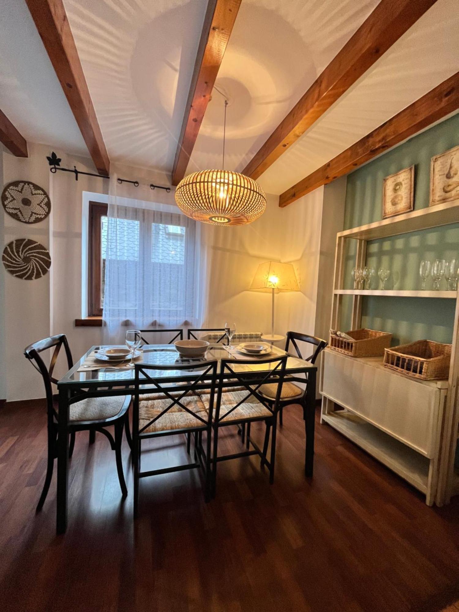 Luxury House Valencia D'Aneu Apartment ภายนอก รูปภาพ