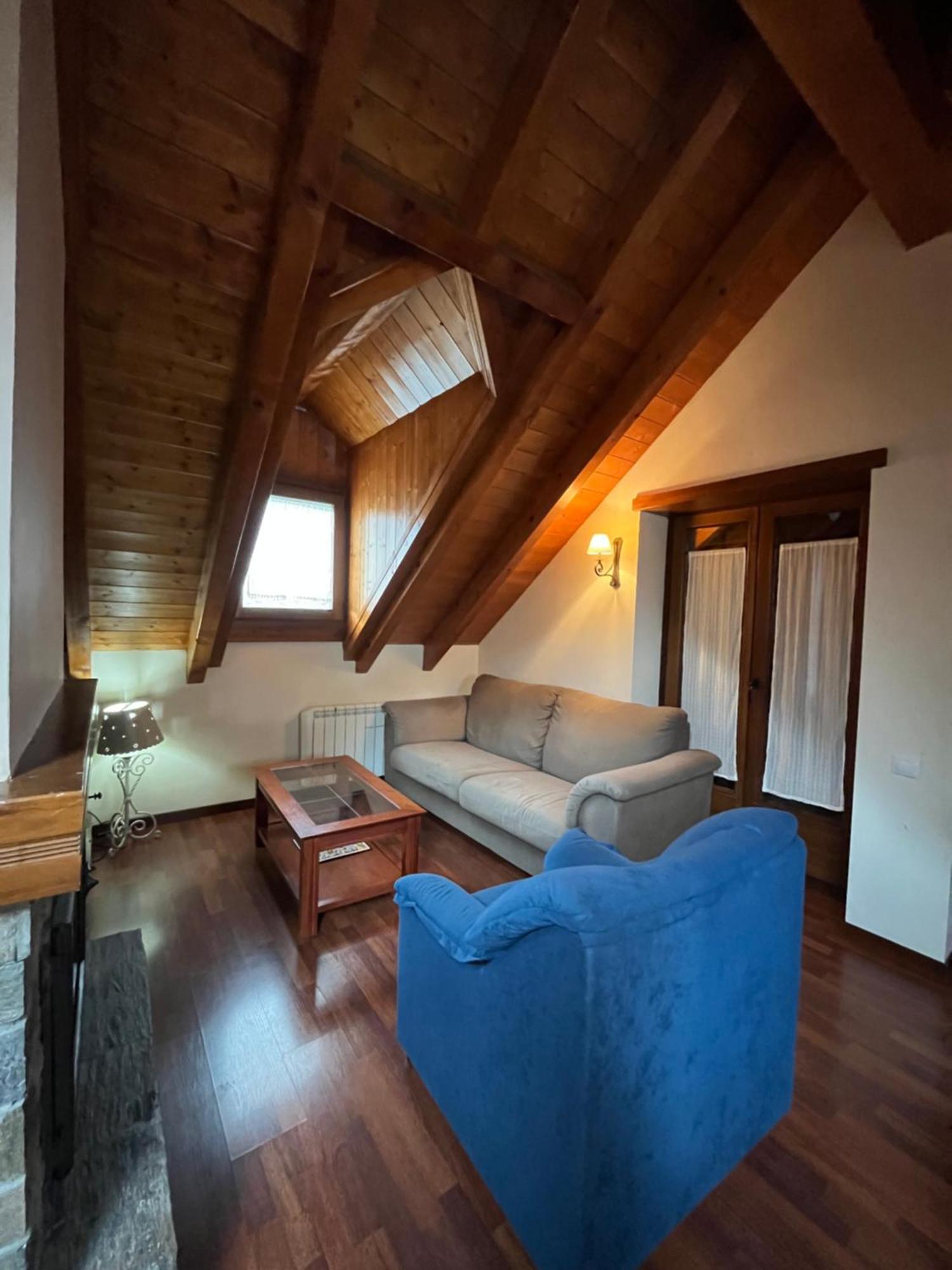 Luxury House Valencia D'Aneu Apartment ภายนอก รูปภาพ