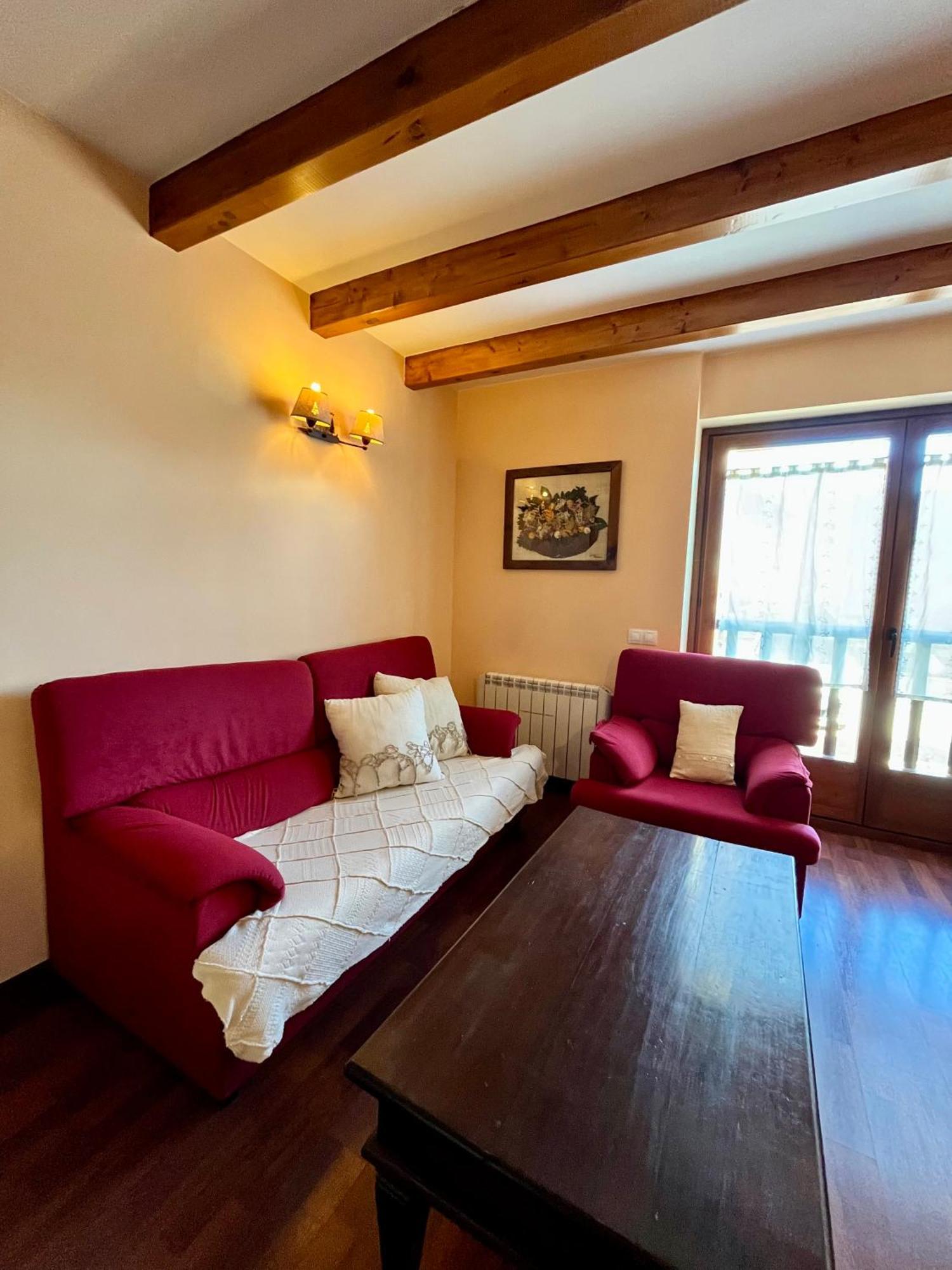 Luxury House Valencia D'Aneu Apartment ภายนอก รูปภาพ