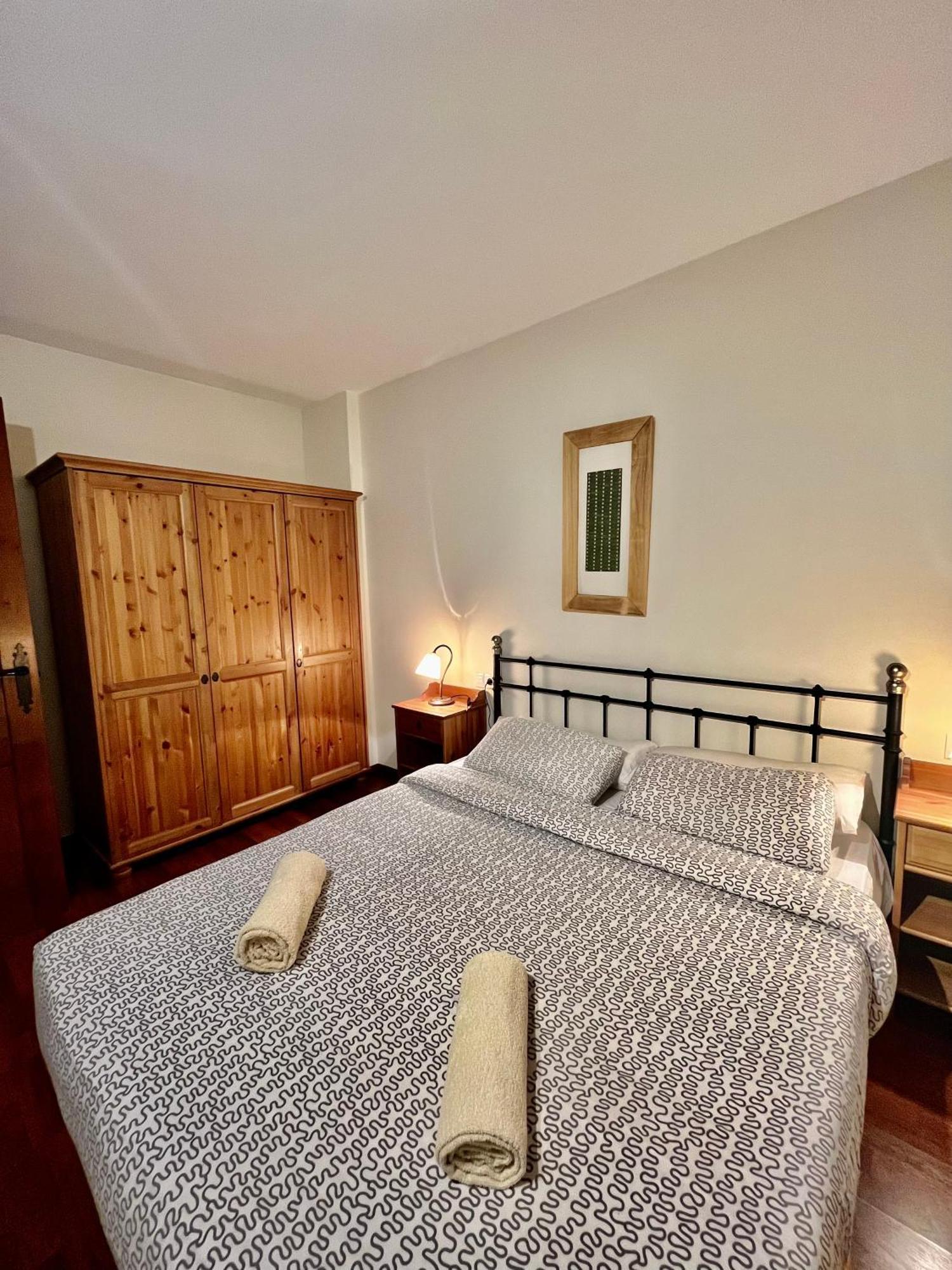Luxury House Valencia D'Aneu Apartment ภายนอก รูปภาพ