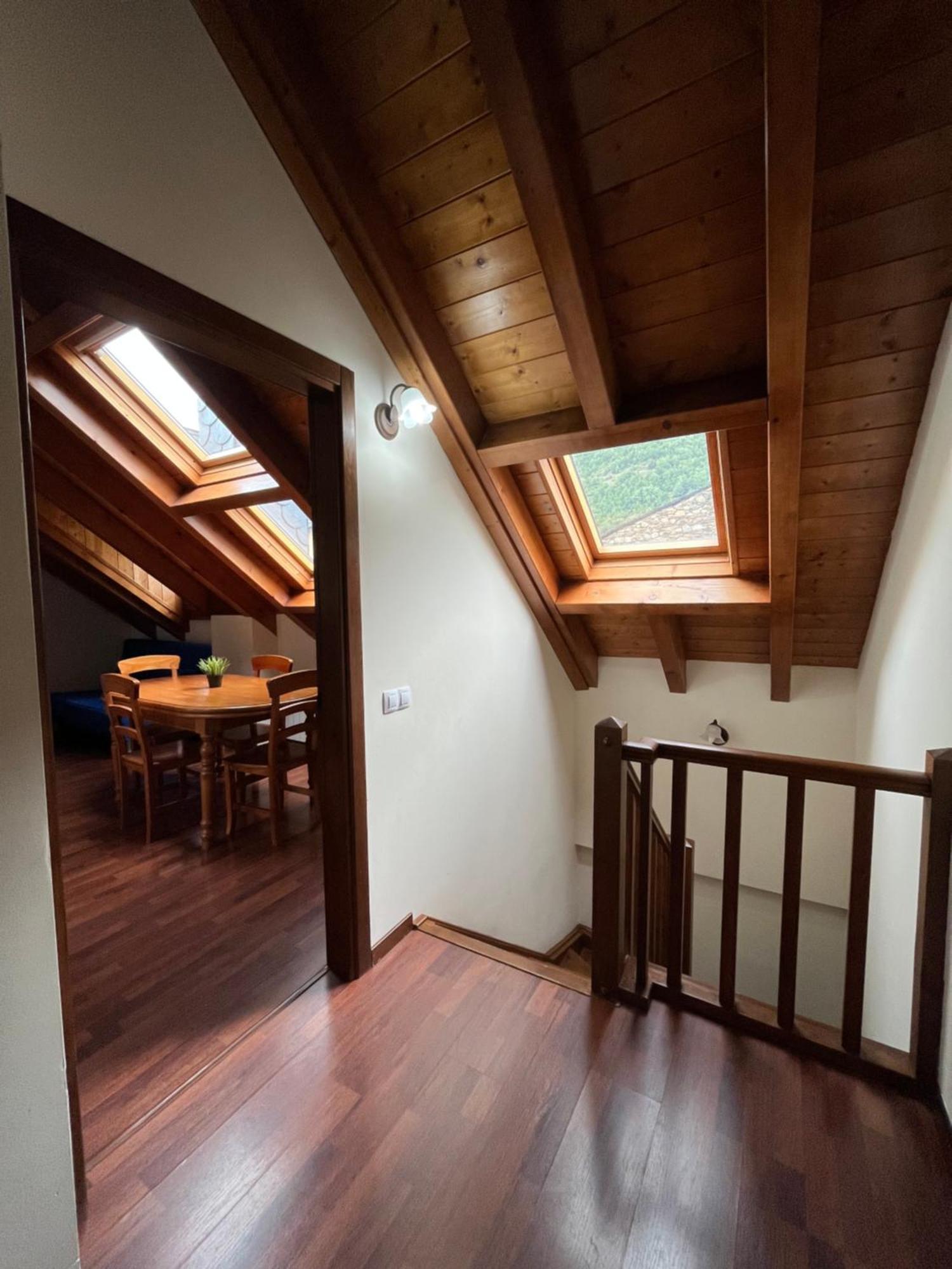 Luxury House Valencia D'Aneu Apartment ภายนอก รูปภาพ