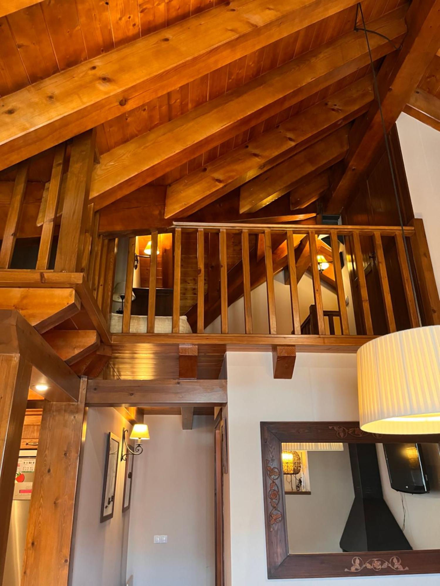 Luxury House Valencia D'Aneu Apartment ภายนอก รูปภาพ