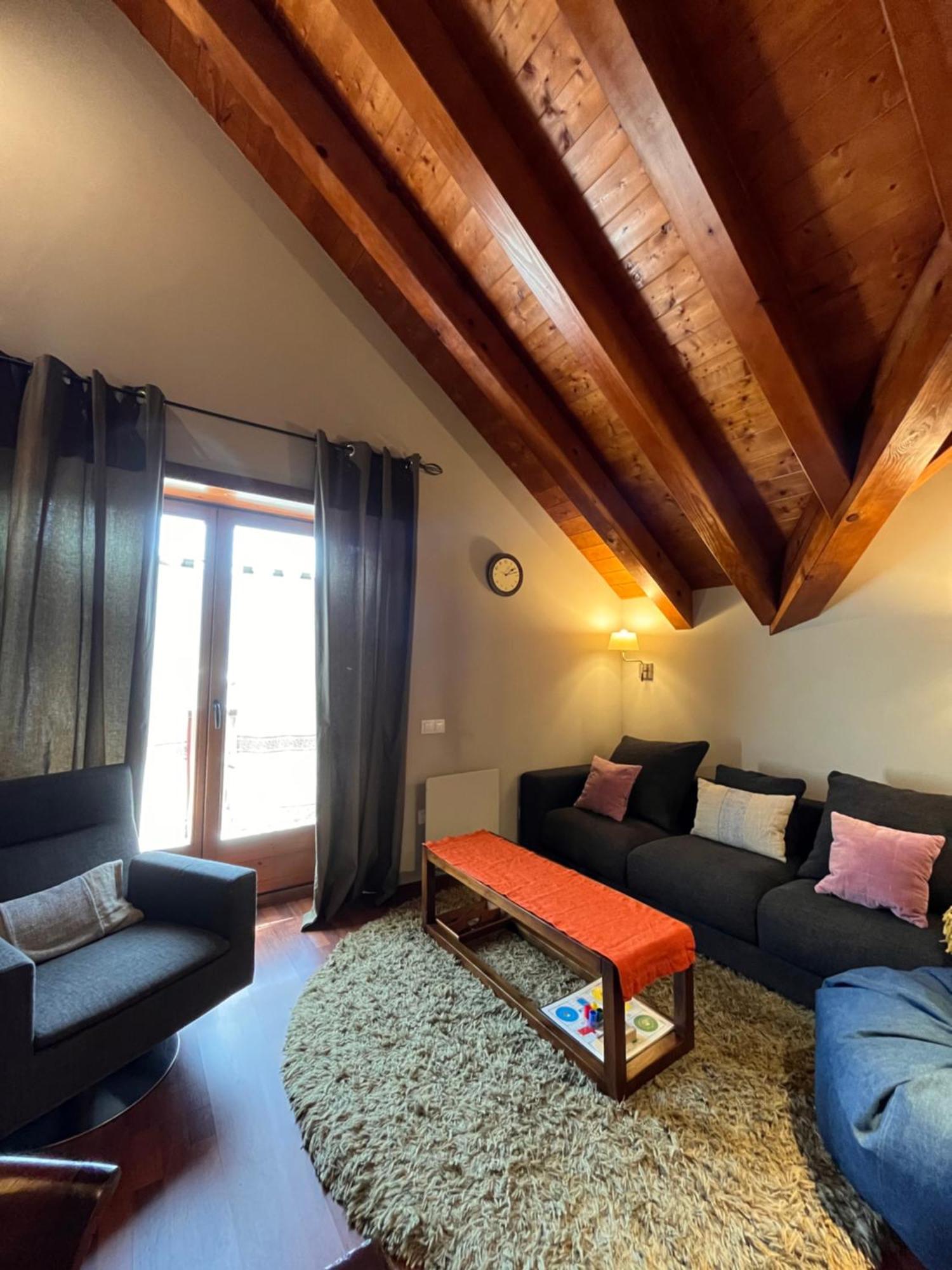 Luxury House Valencia D'Aneu Apartment ภายนอก รูปภาพ